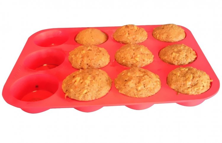 Silicone 12 cup cupcake tray – dilityhome